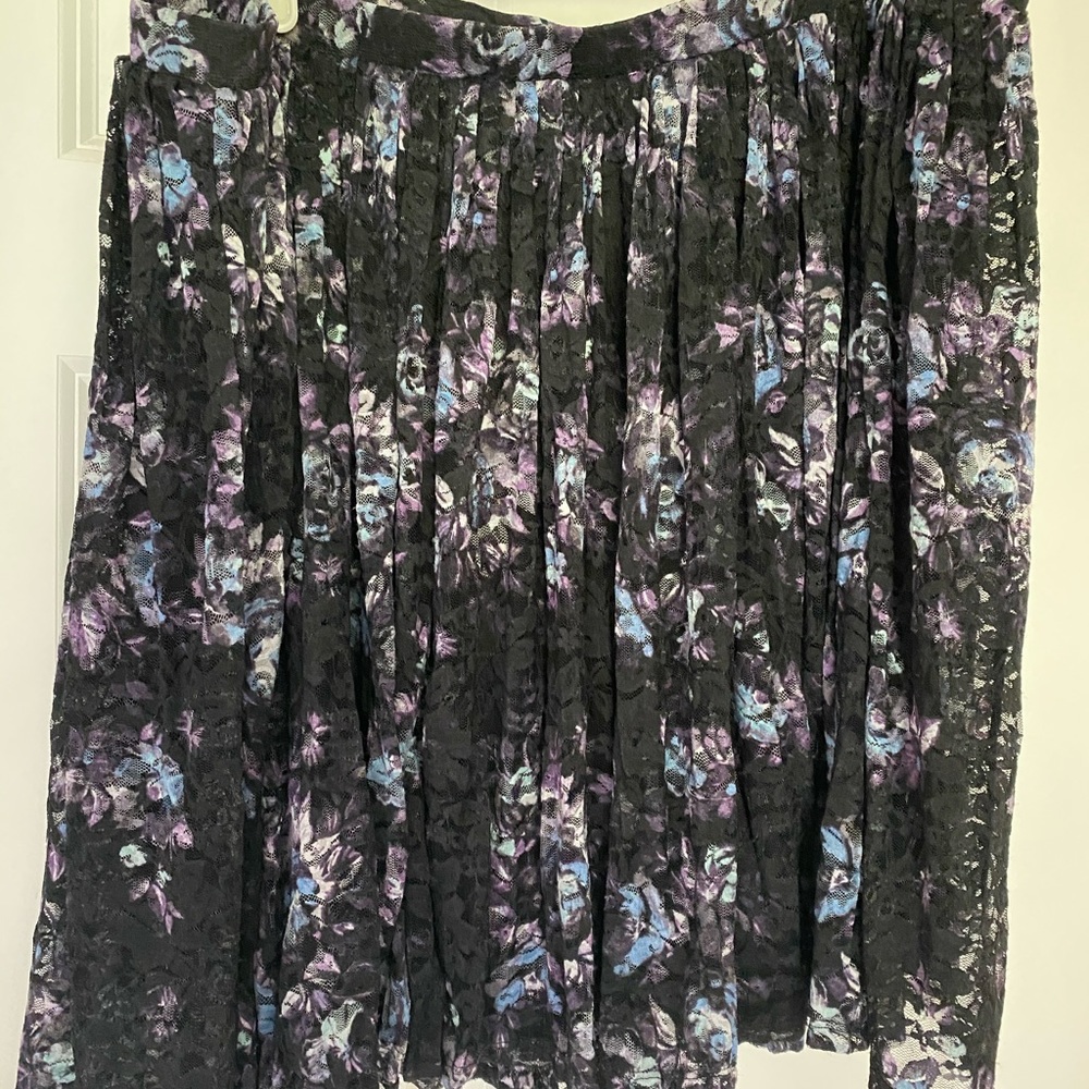 Torrid lace mini skirt